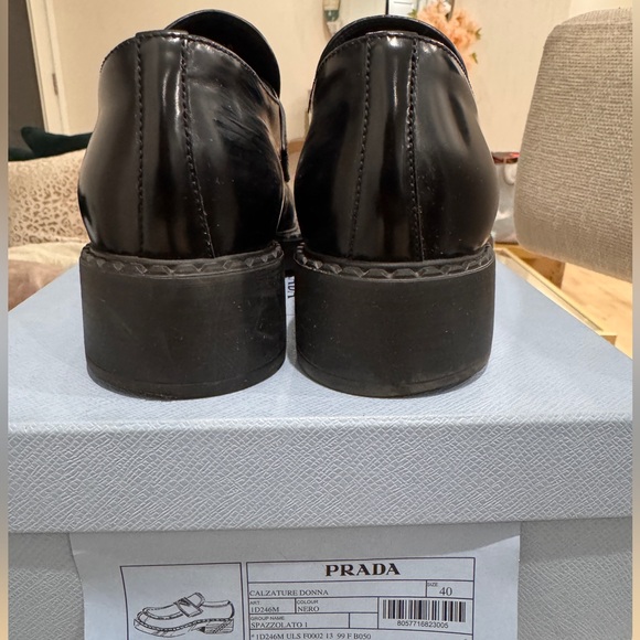 Prada Brushed Chunky Triangle Logo Loafers
 Calzature Donna Spazzolato - Picture 4 of 8